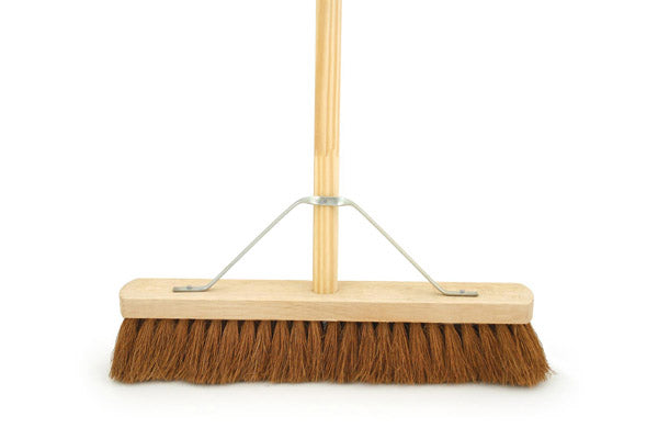Natural Platform Brush With Handle - 18"